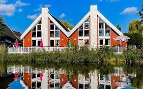 Ferienhaus mit Wasserterrasse - mit Sauna und Kamin - inklusive Nebenkosten